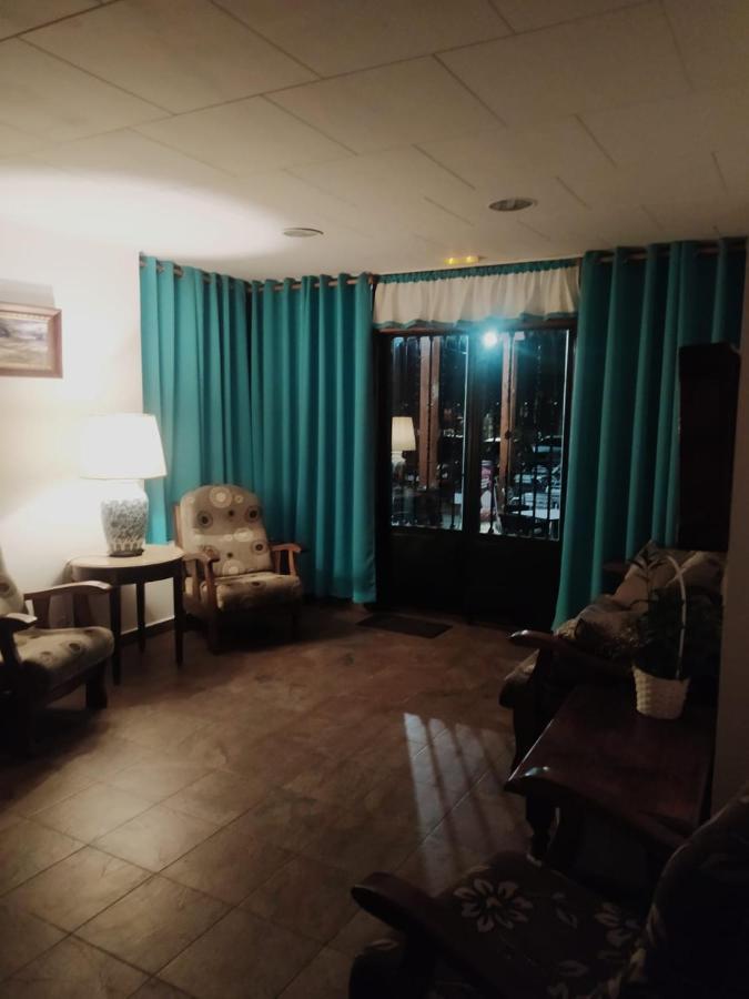 Hostal El Hayedo 칸탈로하스 외부 사진